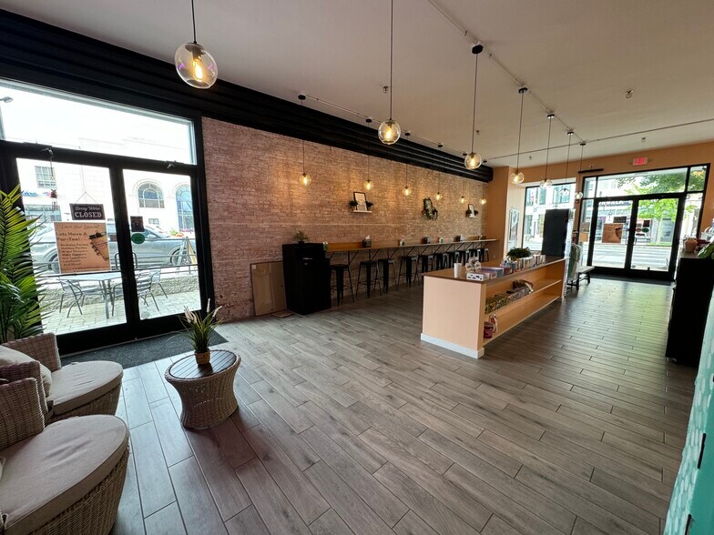 More Photos Of 1-15 River St, Norwalk General Retail For Lease
