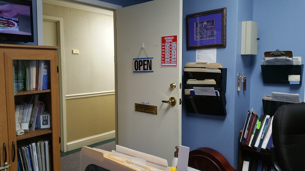 More Photos Of 5612 Saint Barnabas Rd, Oxon Hill Office For Sale