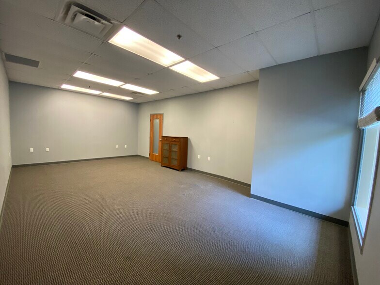More Photos Of 7444 Dexter Ann Arbor Rd, Dexter Office For Lease