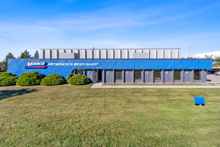 Primary Photo Of 1250 W Hamlin Rd, Rochester Hills Warehouse For Sale
