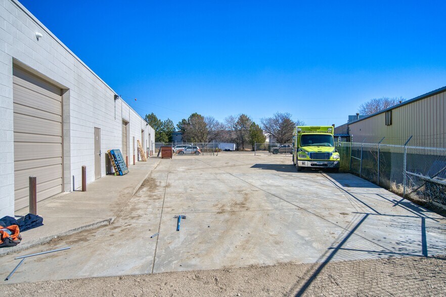 More Photos Of 23 Boston Ct, Longmont Manufacturing For Lease