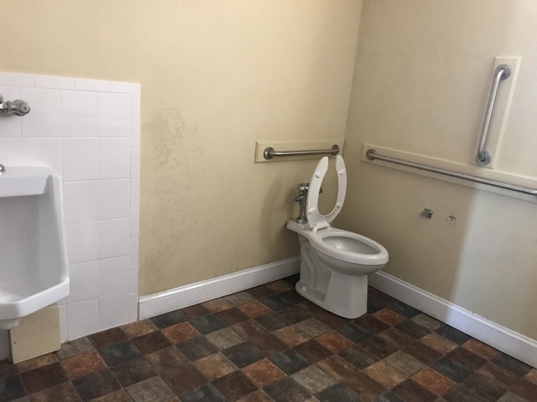 More Photos Of 1911 Brunswick Pike, Lawrenceville General Retail For Sale