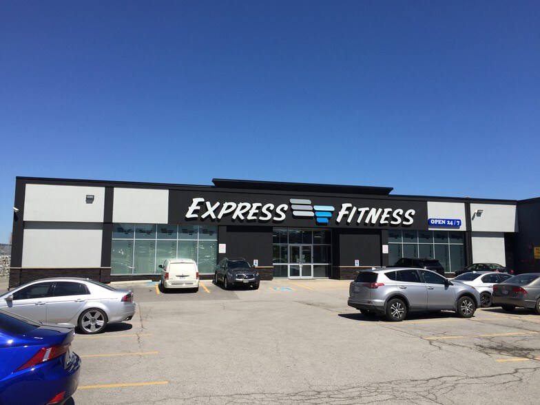 More Photos Of 1399 Kennedy Rd, Toronto Flex For Lease