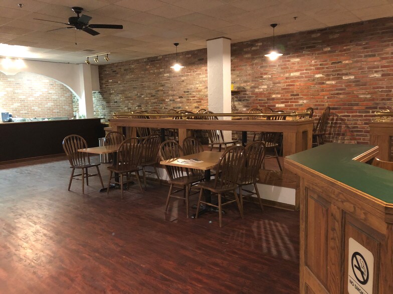 More Photos Of 100 E Park St, Olathe Office For Lease