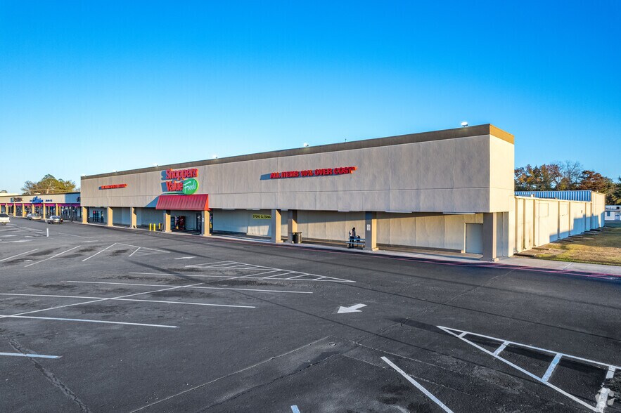 More Photos Of 1900-2020 Louisville Ave, Monroe General Retail For Lease