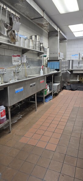 More Photos Of 640 Fountain Rd, Plymouth Meeting Hotel For Lease