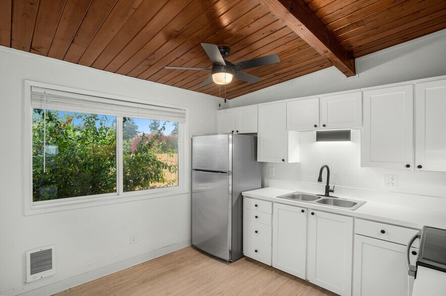 More Photos Of 3902 Gibbons St, Vancouver Apartments For Sale