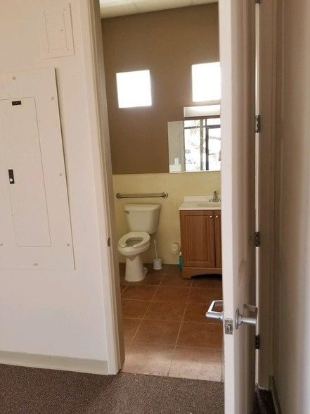 More Photos Of 25 Easy St, Carefree Office For Lease
