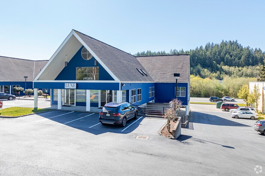 More Photos Of 19735 10th Ave NE, Poulsbo General Retail For Sale