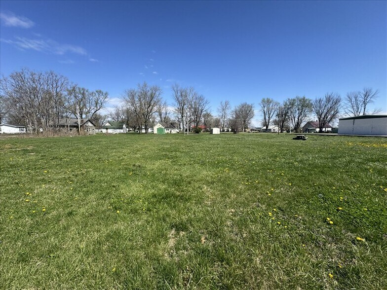 More Photos Of 204 Maple St, Clarence Carwash For Sale