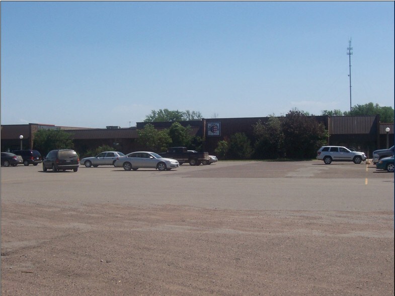 Primary Photo Of 1011-1013 E Spruce St, Abbotsford Storefront Retail Office For Lease