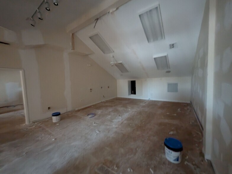 More Photos Of 10045 Overseas Hwy, Marathon Medical For Lease