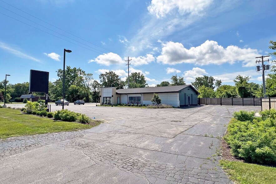 More Photos Of 4330 Wilder Rd, Bay City Freestanding For Lease