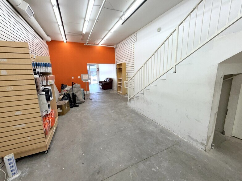 More Photos Of 525-529 Los Angeles St, Los Angeles Unknown For Lease