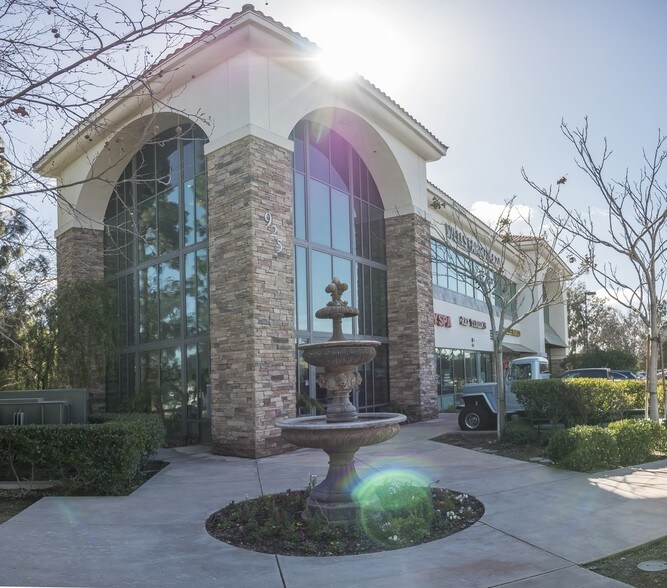 More Photos Of 925 Broadbeck Dr, Thousand Oaks Office For Lease