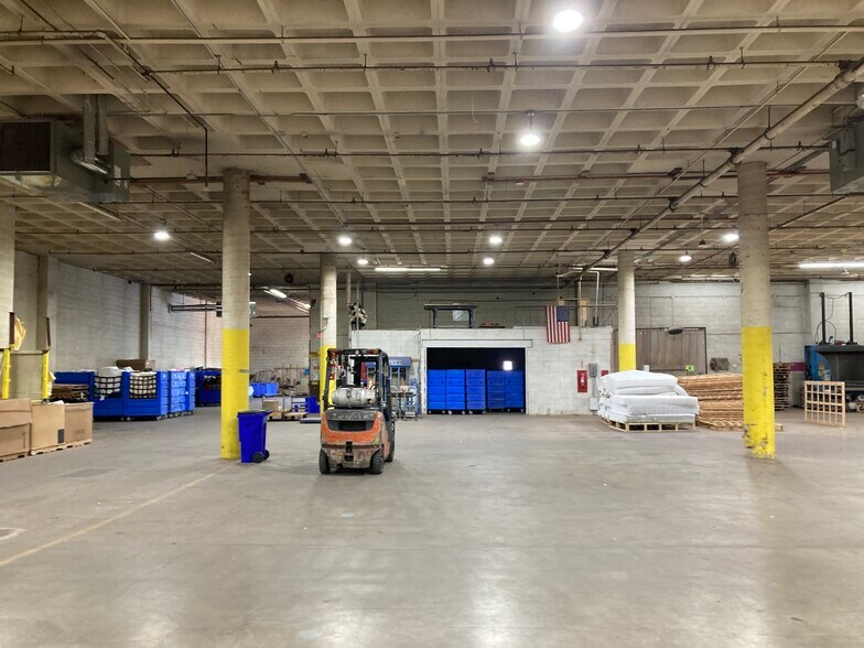 More Photos Of 700 Garfield Ave, Duluth Freestanding For Sale