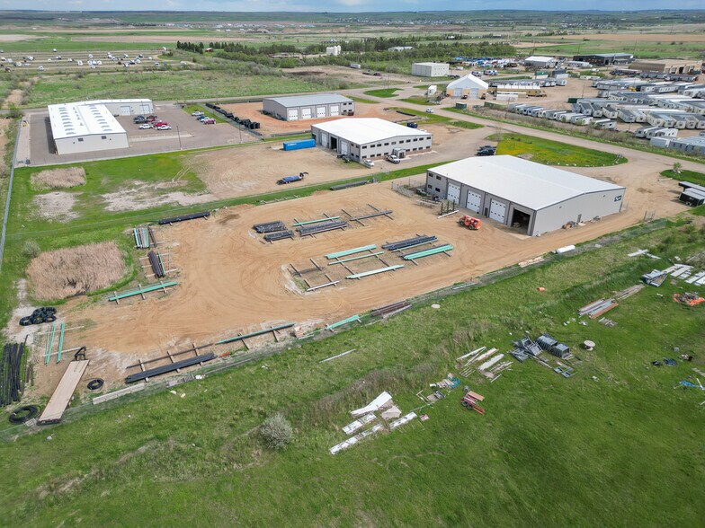 More Photos Of 509 Well St, Williston Warehouse For Lease