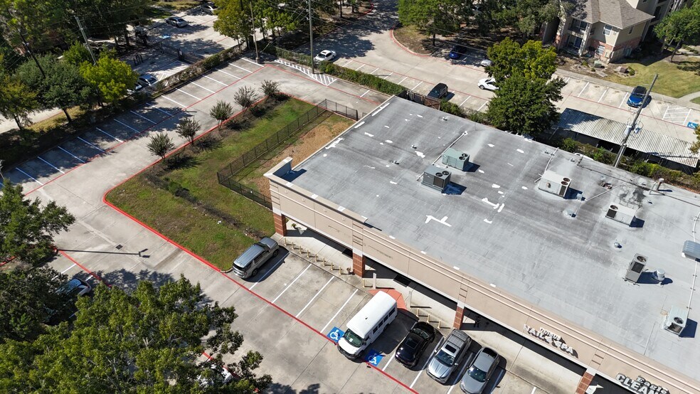 More Photos Of 5363-5383 Timber Forest Dr, Humble Unknown For Lease