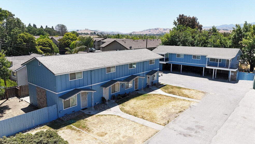Primary Photo Of 951 Nash Rd, Hollister Multifamily For Sale