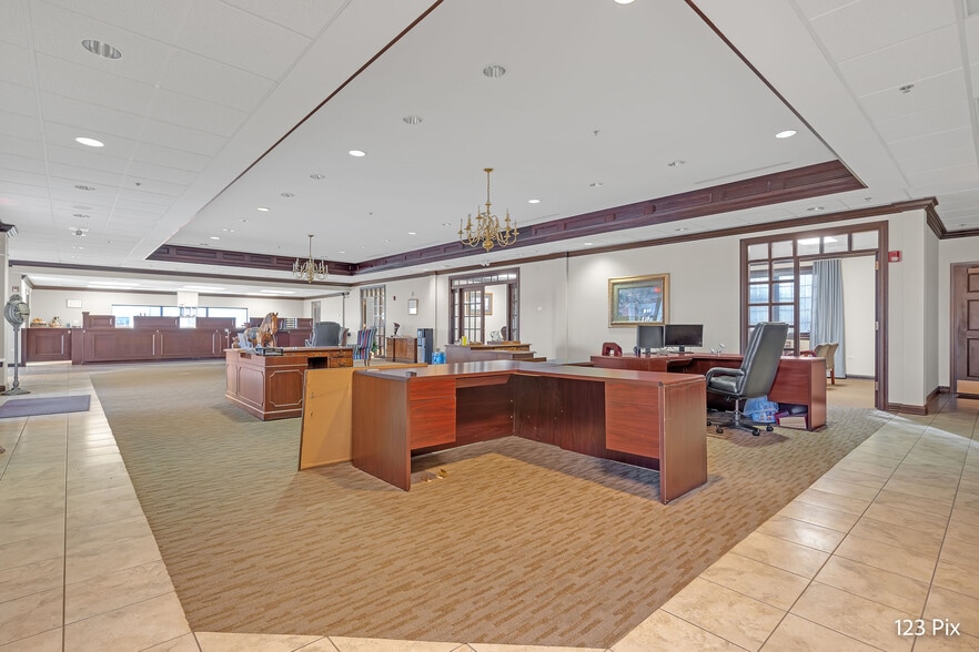 More Photos Of 41412 N Route 83, Antioch Office For Sale