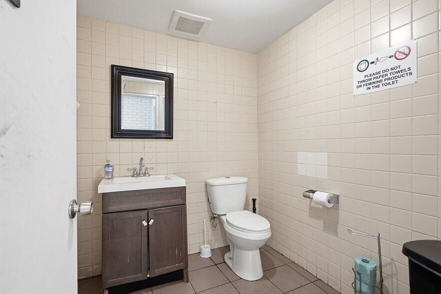 More Photos Of 4343-4355 Torresdale Ave, Philadelphia Auto Dealership For Sale