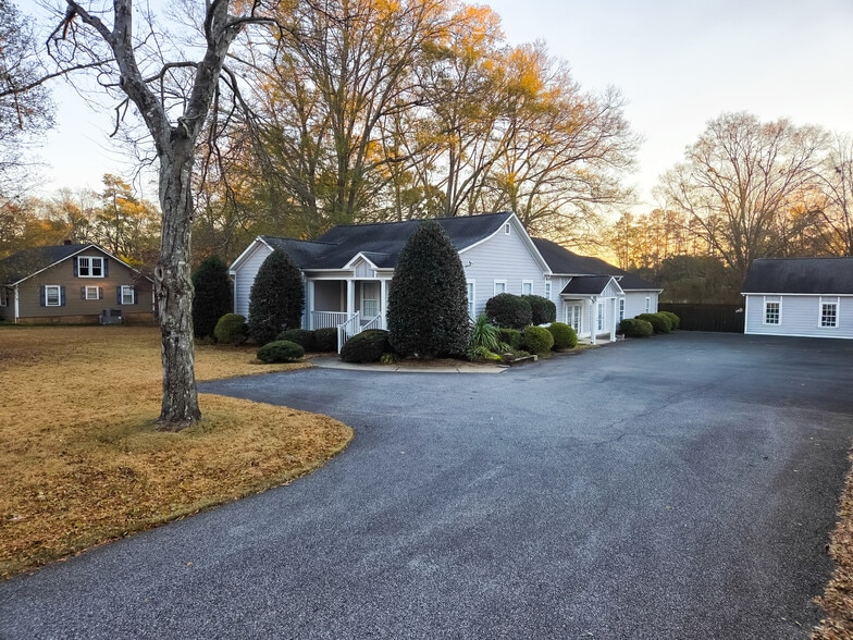 More Photos Of 156 S Blackstock Rd, Spartanburg Office For Sale