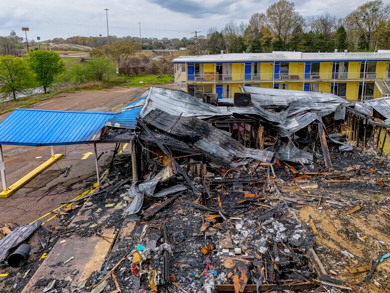 More Photos Of 3955 Clay St, Vicksburg Hotel For Sale