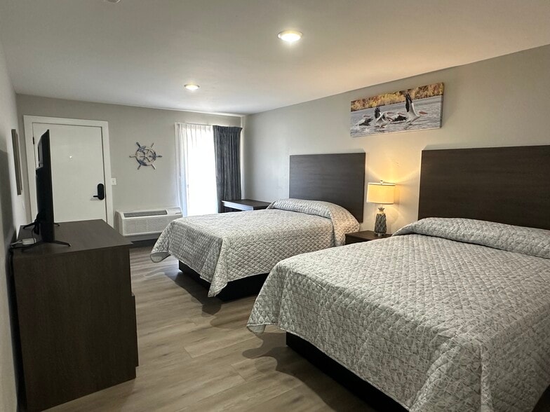 More Photos Of 10603 US Highway 59, Grove Hotel For Sale