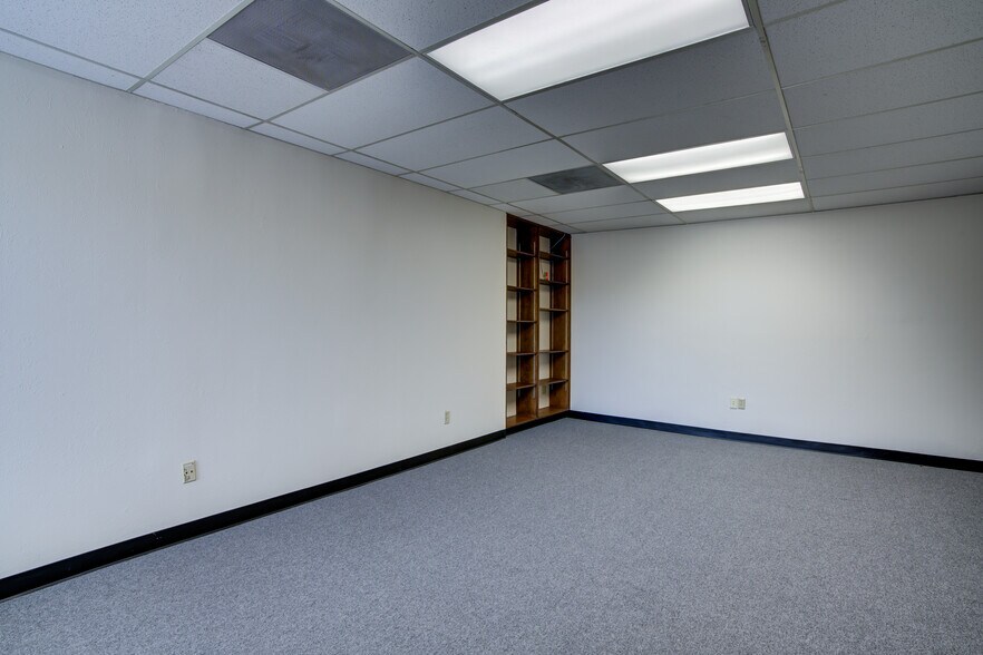 More Photos Of 225 S Academy Blvd, Colorado Springs Office For Sale