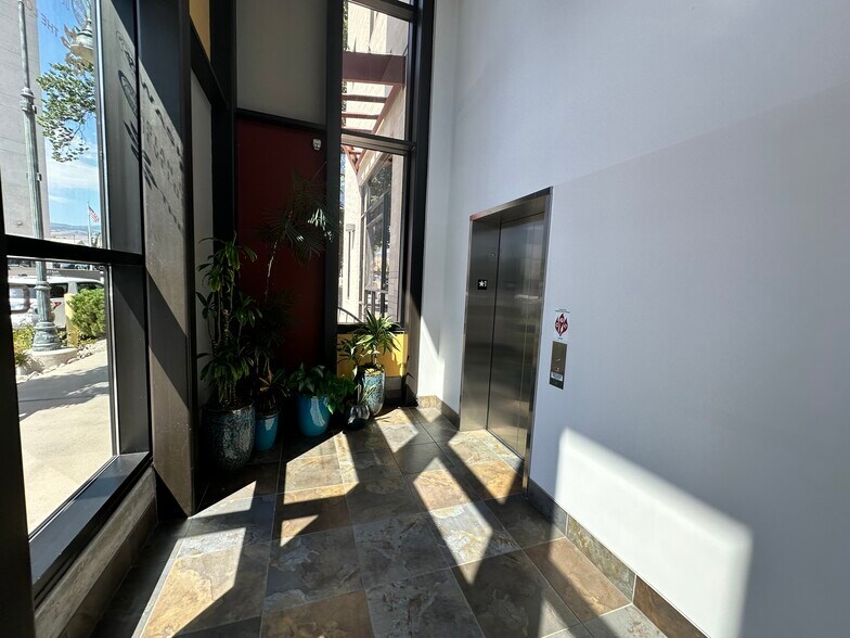 More Photos Of 170 S Virginia St, Reno Office For Lease