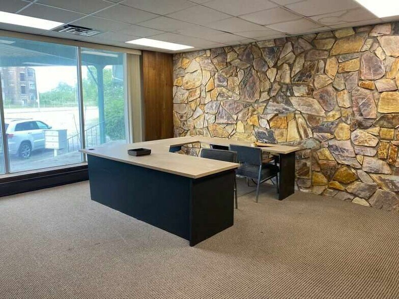 More Photos Of 815 W Sample St, South Bend Truck Terminal For Lease