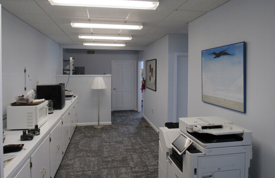 More Photos Of 29 Colton St, Farmington Religious Facility For Sale