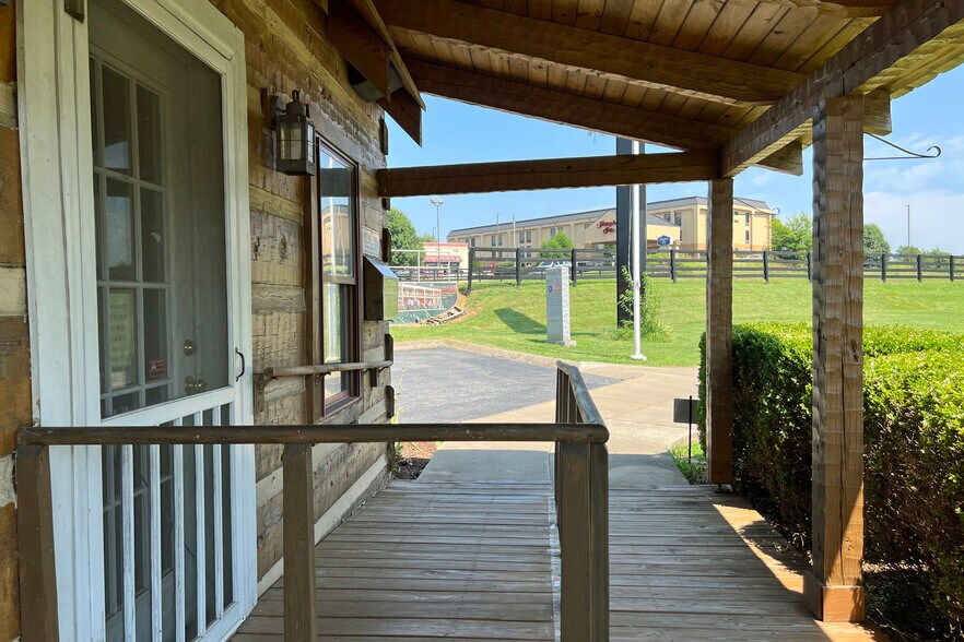 More Photos Of 81 Steele Rd, Franklin Office For Lease