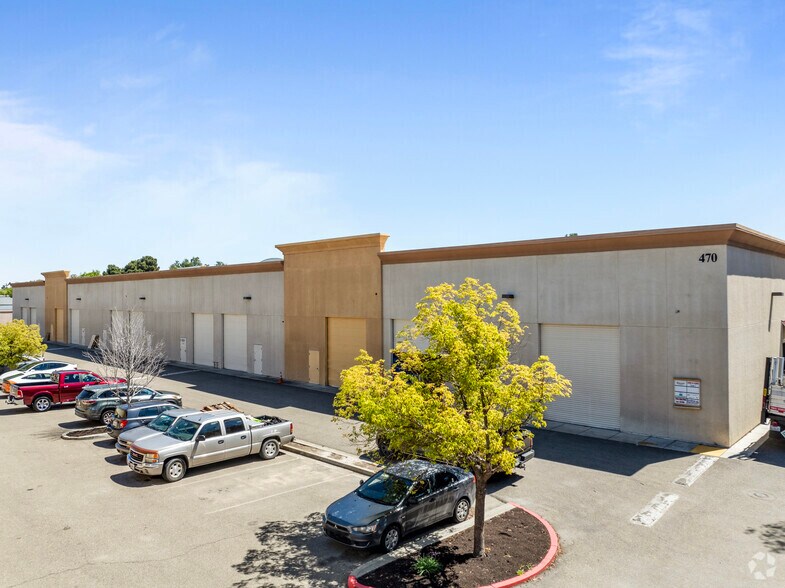 More Photos Of 470 W Larch Rd, Tracy Service For Sale