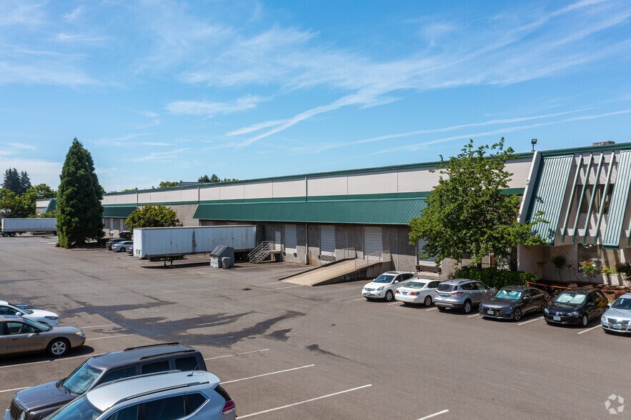 More Photos Of 15605-15675 SW 72nd Ave, Portland Warehouse For Lease