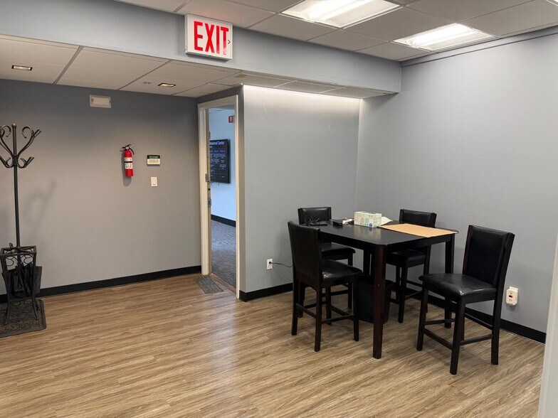 More Photos Of 2 Stowe Rd, Peekskill Medical For Lease