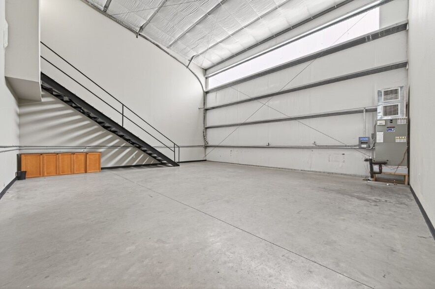 More Photos Of 32411 Tamina Rd, Magnolia Unknown For Lease