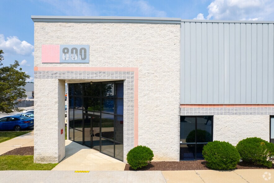 More Photos Of 500-514 Interchange Blvd, Newark Unknown For Lease