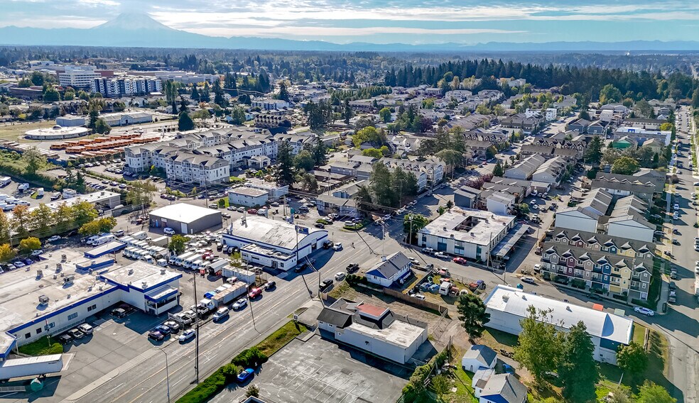 More Photos Of 3838 S Warner St, Tacoma Flex For Lease