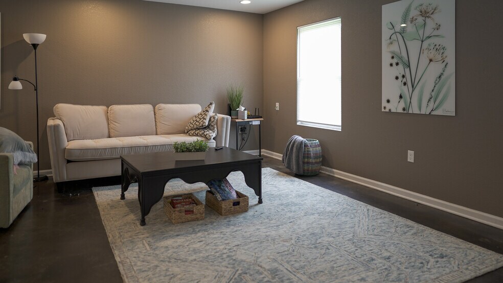 More Photos Of 2500 Ridgeland Cir, Pocahontas Apartments For Sale