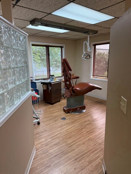 More Photos Of 5516 Torrey Rd, Flint Medical For Sale