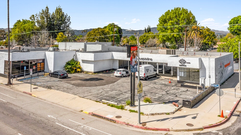 More Photos Of 22107 Sherman Way, Canoga Park Auto Dealership For Sale