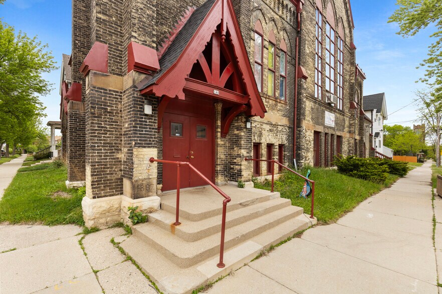 More Photos Of 124-140 W Garfield Ave, Milwaukee Religious Facility For Sale