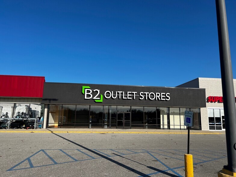 More Photos Of 4494 W US 10 Hwy, Ludington Storefront For Lease