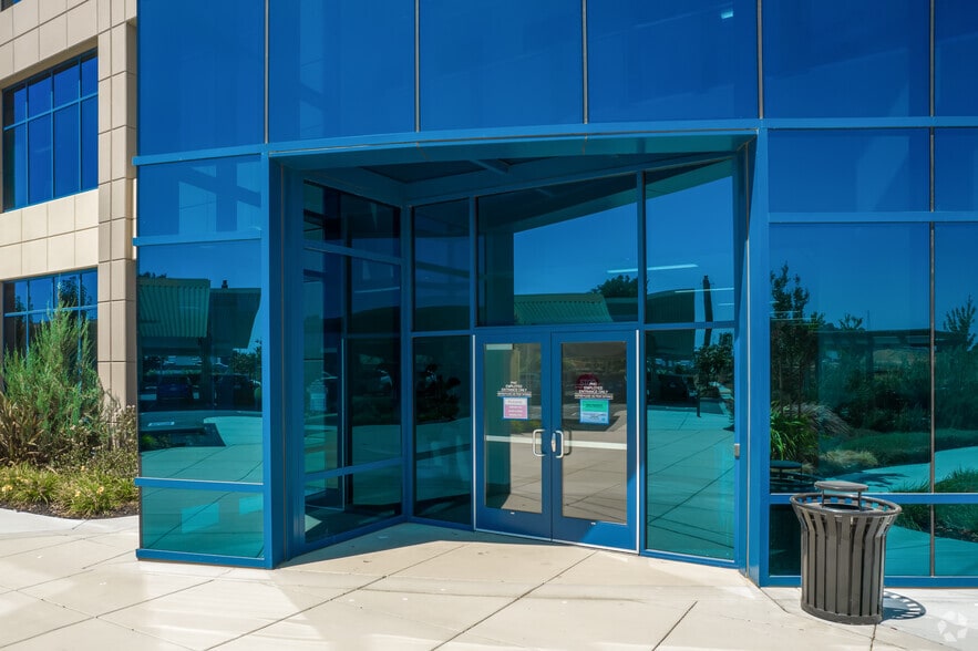 More Photos Of 4605 Business Center Dr, Fairfield Office For Lease