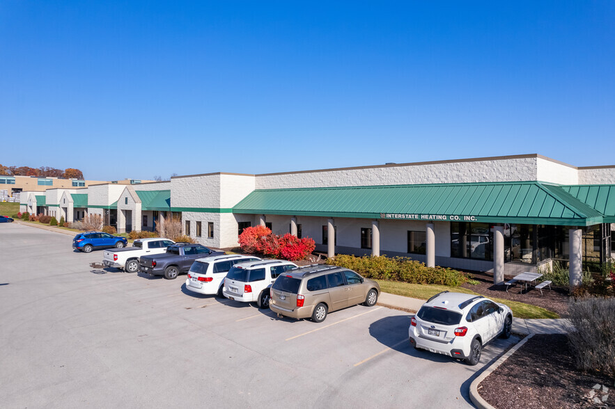 Primary Photo Of N53W24950 S Corporate Cir, Sussex Warehouse For Lease