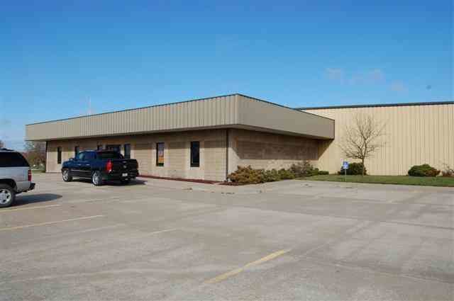 More Photos Of 1 Municipal Dr, Carrollton Distribution For Lease