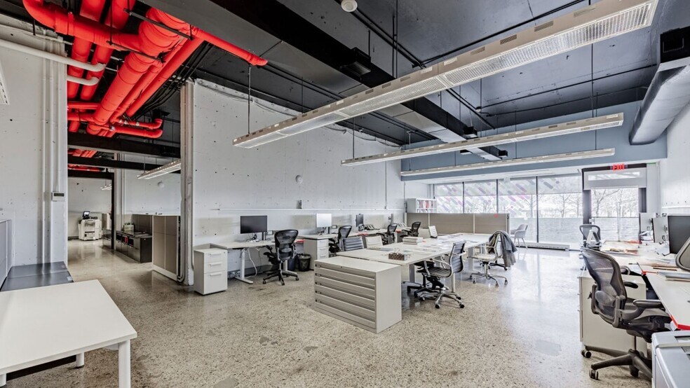 More Photos Of 33 Harbour Sq, Toronto Multifamily For Sale