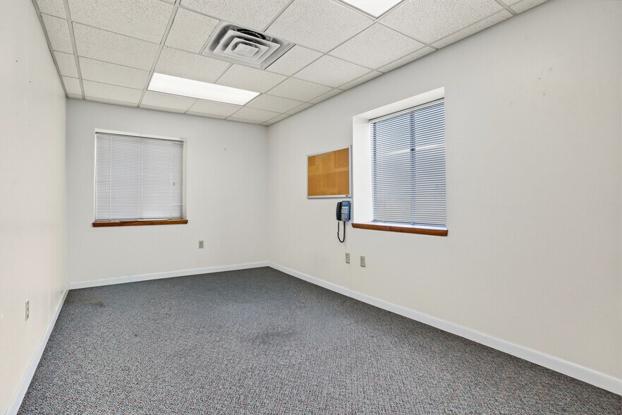 More Photos Of 12625 40th St N, Clearwater Warehouse For Sale
