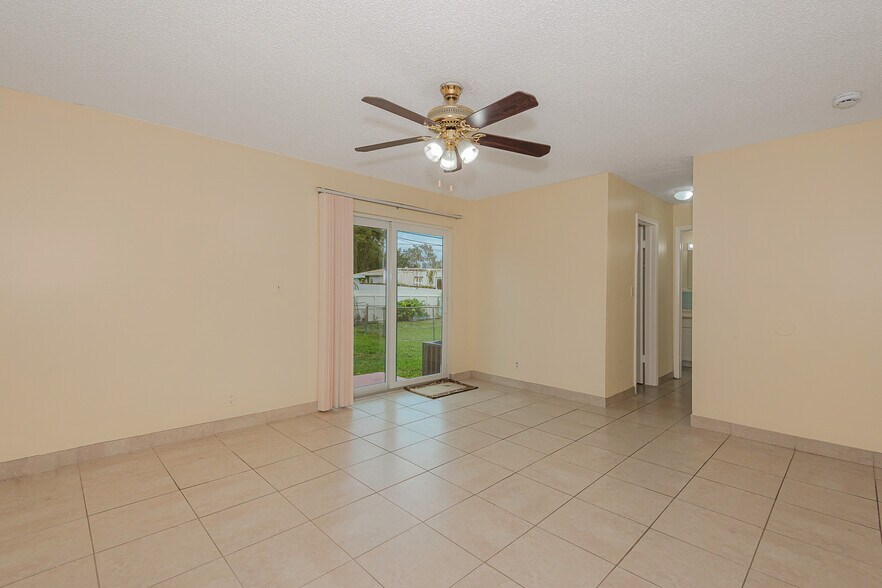 More Photos Of 4063-4065 SW 51st St, Fort Lauderdale Apartments For Sale